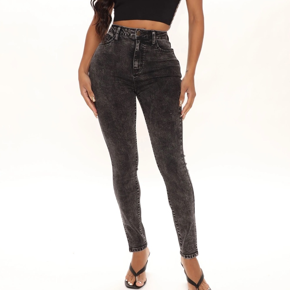 SOLD❗️Got You Hooked Side Slit Skinny Jeans